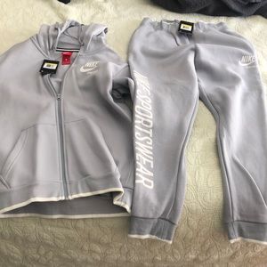 Light grey Nike sweat suit Brand new